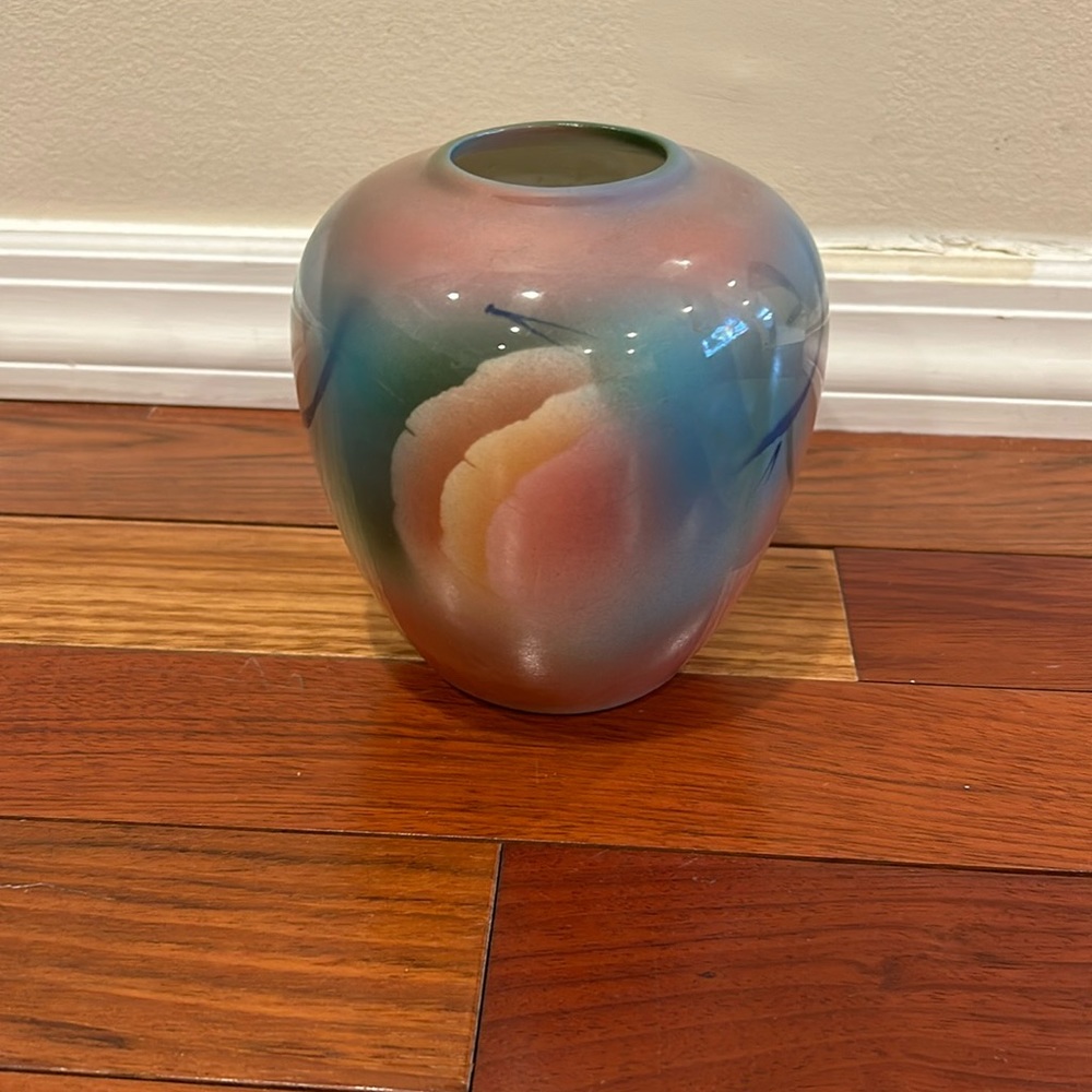 Judith Stiles pottery vase estate item 6”